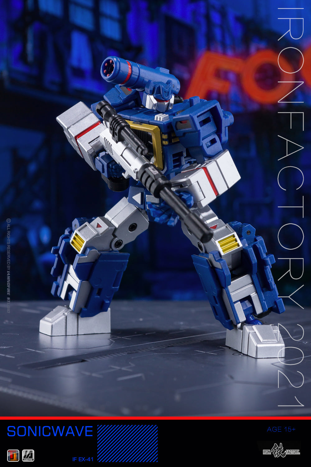 Iron Factory IF-EX41 Sonicwave (Soundwave) Toy Photography